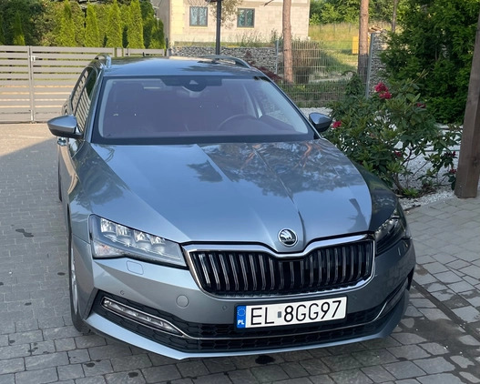 Skoda Superb cena 84000 przebieg: 123400, rok produkcji 2019 z Łódź małe 232